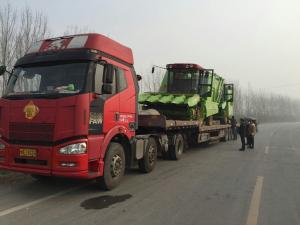 大年還沒過完，農(nóng)民朋友就需要我們的產(chǎn)品，今天又發(fā)往三河市兩臺穗莖兼收玉米收獲機(jī) 